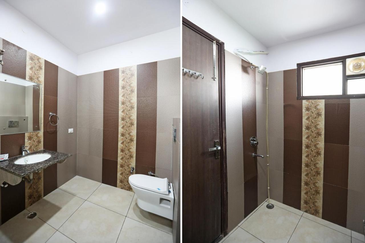 Отель Oyo 48501 Dayal Regency Hapur Экстерьер фото