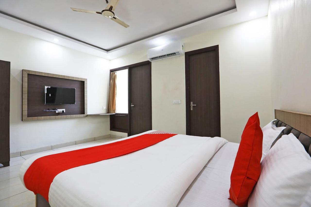 Отель Oyo 48501 Dayal Regency Hapur Экстерьер фото