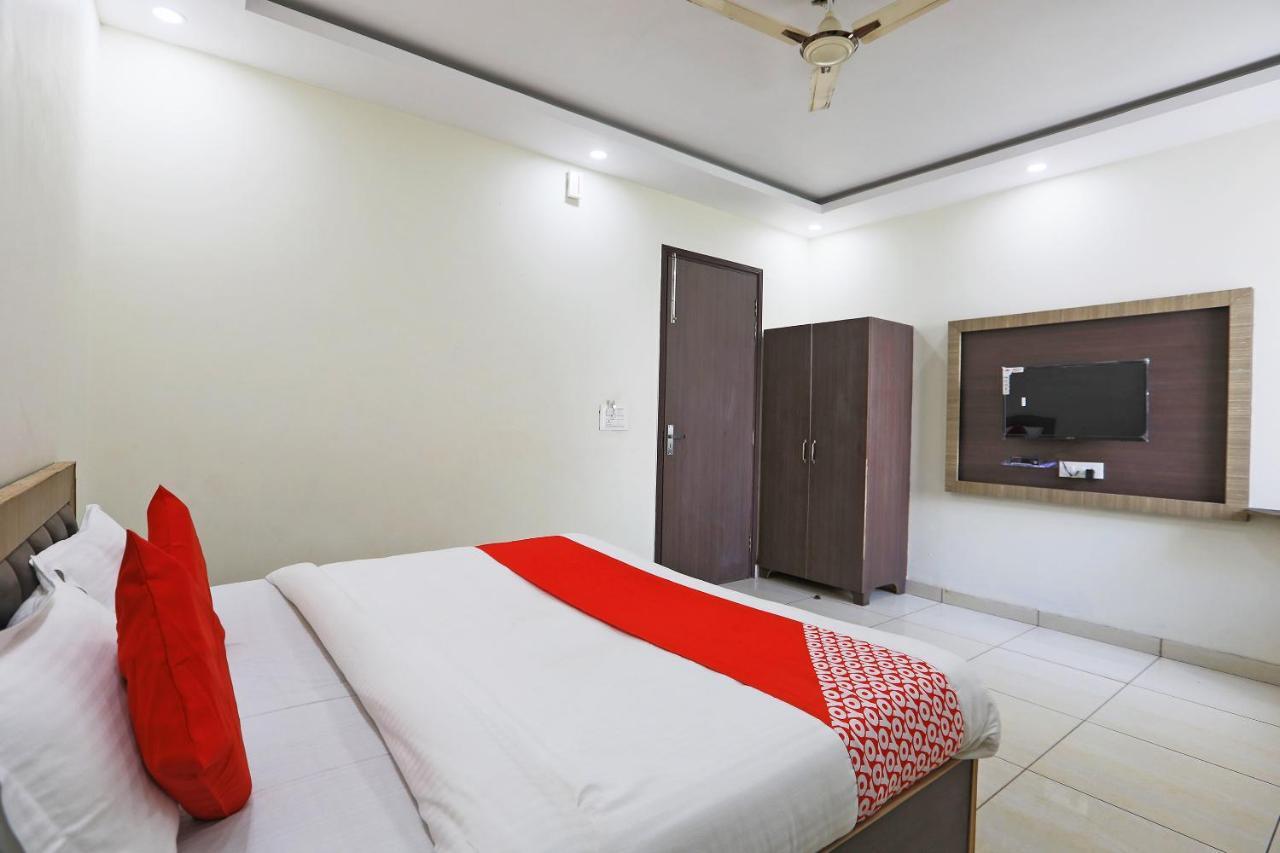 Отель Oyo 48501 Dayal Regency Hapur Экстерьер фото