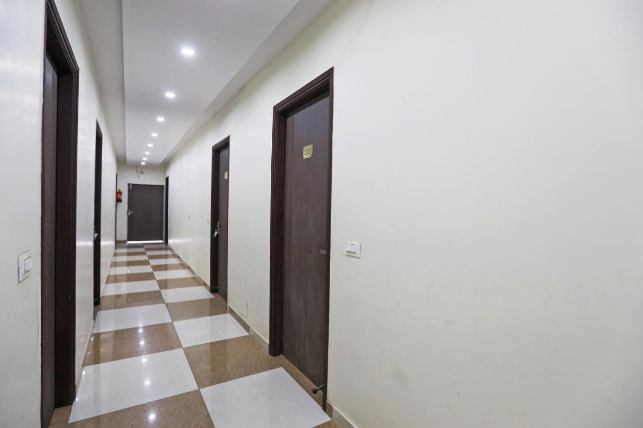 Отель Oyo 48501 Dayal Regency Hapur Экстерьер фото